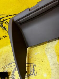 OSŁONA PLASTIK ZAŚLEPKA PODŁOKIETNIKA TYŁ AUDI A8 D4 BRĄZ