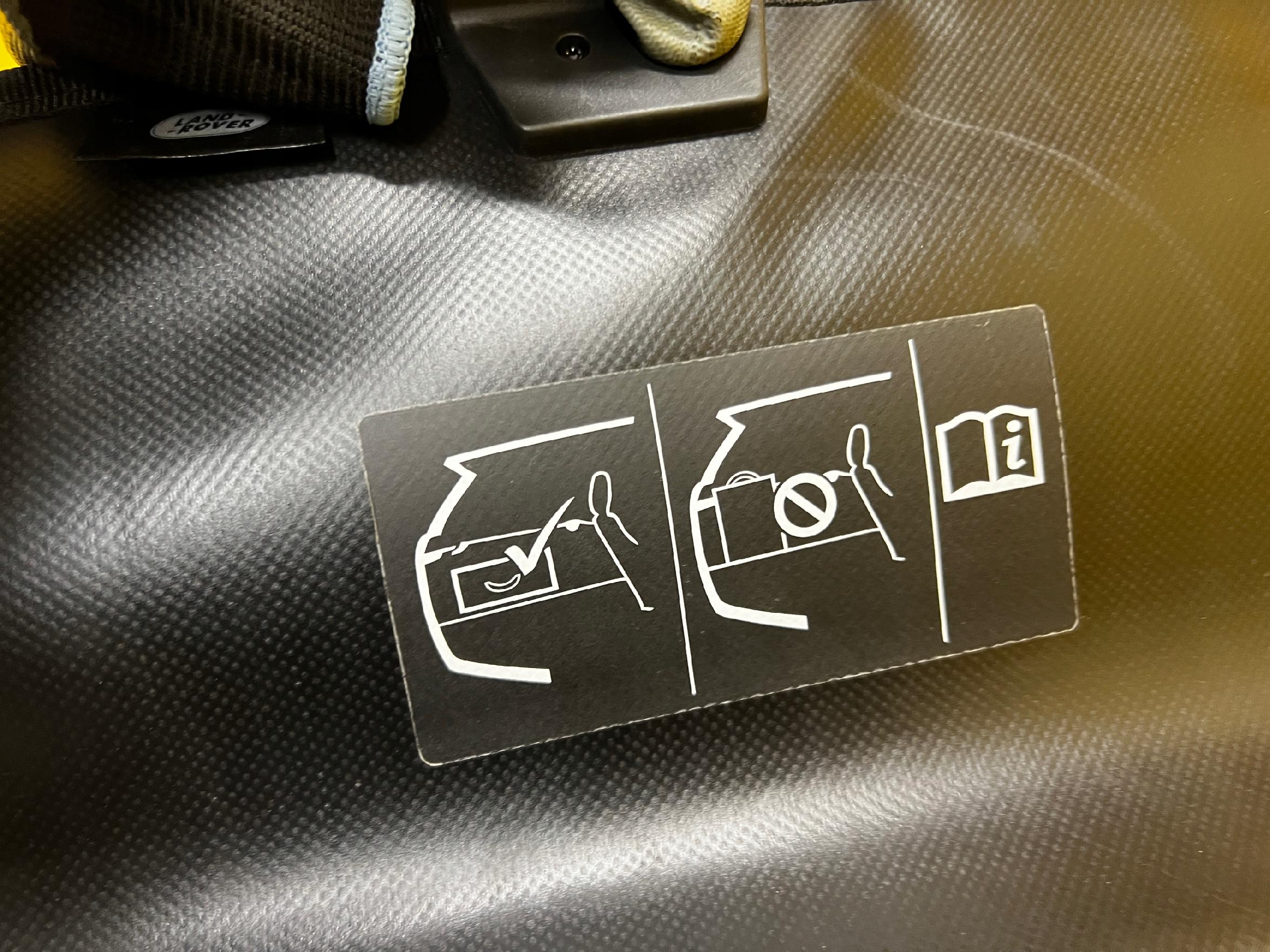 ROLETA PÓŁKA TYLNA BAGAŻNIKA LAND ROVER DISCOVERY V L462