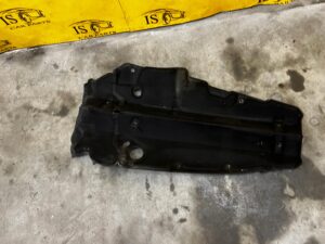 WYGŁUSZENIE WYKŁADZINA TUNELU ŚRODKOWEGO SKRZYNI BIEGÓW MERCEDES GLS X166