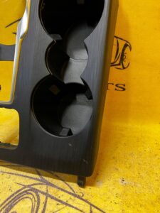 OSŁONA RAMKA TUNELU UCHWYT NA KUBKI CUPHOLDER FORD ESCAPE MK4