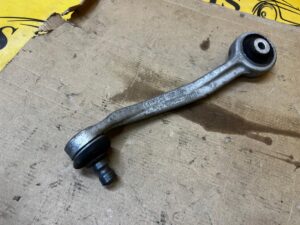 WAHACZ PRZÓD PRZEDNI PRAWY PORSCHE MACAN 95B