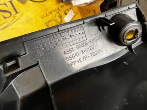OSŁONA POD TABLICĄ PRZYRZĄDÓW DESKĄ RODZIELCZĄ TOYOTA HILUX VIII 8