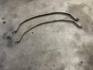 2 X MOCOWANIE UCHWYT OBEJMA ZBIORNIKA PALIWA MERCEDES GL X166 4.7 V8