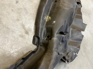 IZOLACJA DŹWIĘKOWA WYGŁUSZENIE WNĘKI KOŁA TYLNEGO PRAWA BMW 5 G30 M5 F90