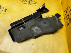 OSŁONA WYGŁUSZENIE DOLNA KONSOLI DESKI PRAWA CHEVROLET CORVETTE C5 97-04