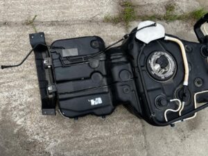 ZBIORNIK BAK POMPA WLEW PALIWA PORSCHE MACAN 95B 2.0 TFSI