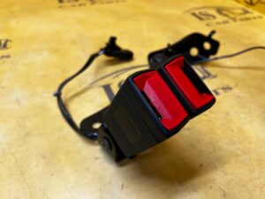 KOMPLET ZAPINKA ZAMEK KLAMRA PASA BEZPIECZEŃSTWA TYŁ FORD BRONCO 21-