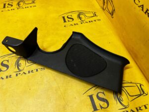 OSŁONA MASKOWNICA GŁOŚNIKA TYŁ LEWA CHEVROLET CORVETTE C5 97-04