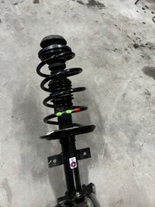 NOGA AMORTYZATOR ZWROTNICA PRZÓD PRAWY DACIA SANDERO III 1.0 TCE 2023R