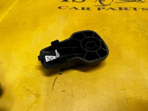 OSŁONA ZAŚLEPKA MOCOWANIA PASA BEZPIECZEŃSTWA PRZÓD LEWY FORD BRONCO 21-