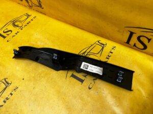 POSZYCIE OSŁONA OBUDOWA SŁUPKA PRZÓD A LEWY FORD BRONCO 21-