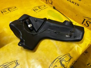 ZBIORNIK ZBIORNICZEK POMPKA SPRYSKIWACZY CHEVROLET CORVETTE C5 97-04