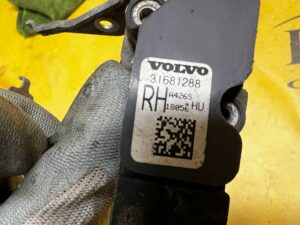 CZUJNIK POZIOMOWANIA ŚWIATEŁ TYŁ PRAWY VOLVO XC90 II