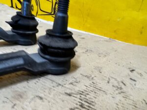 2 X DRĄŻEK WAHACZ TYLNY TYŁ LEWY PRAWY CHEVROLET CORVETTE C5 97-04