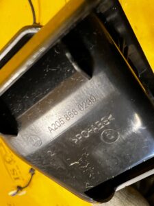 ZAŚLEPKA OSŁONA MASKOWNICA ISOFIX MERCEDES C W205