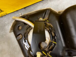 BAK ZBIORNIK POMPA PALIWA FORD KUGA MK3 2.5 PHEV