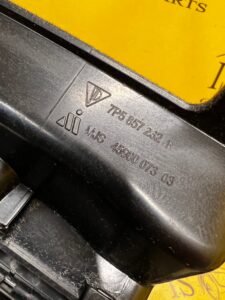 WNĘKA SCHOWKA TUNELU PODŁOKIETNIKA PORSCHE CAYENNE II 7P5 LIFT 92A