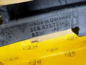 USZCZELKA PODSZYBIA MASKI POKRYWY SILNIKA BŁOTNIKA LEWA PORSCHE MACAN 95B