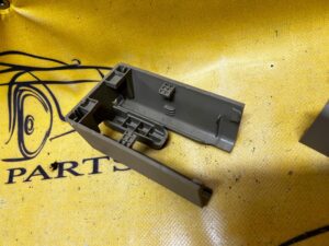 OSŁONA PLASTIK SZYNY FOTELA RANGE ROVER VOGUE L405