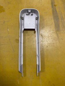 OSŁONA ZAŚLEPKA PROWADNICY FOTELA LEW INFINITI Q50