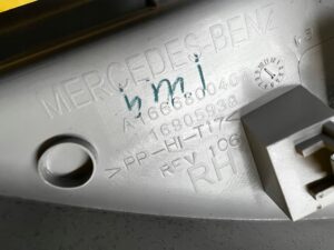 OSŁONA ZAŚLEPKA DESKI KONSOLI PRAWA MERCEDES GL X166 GRAY