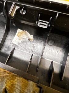 RAMKA PANEL DEKOR KONSOLI ŚRODKOWEJ TUNELU RANGE ROVER VELAR L560