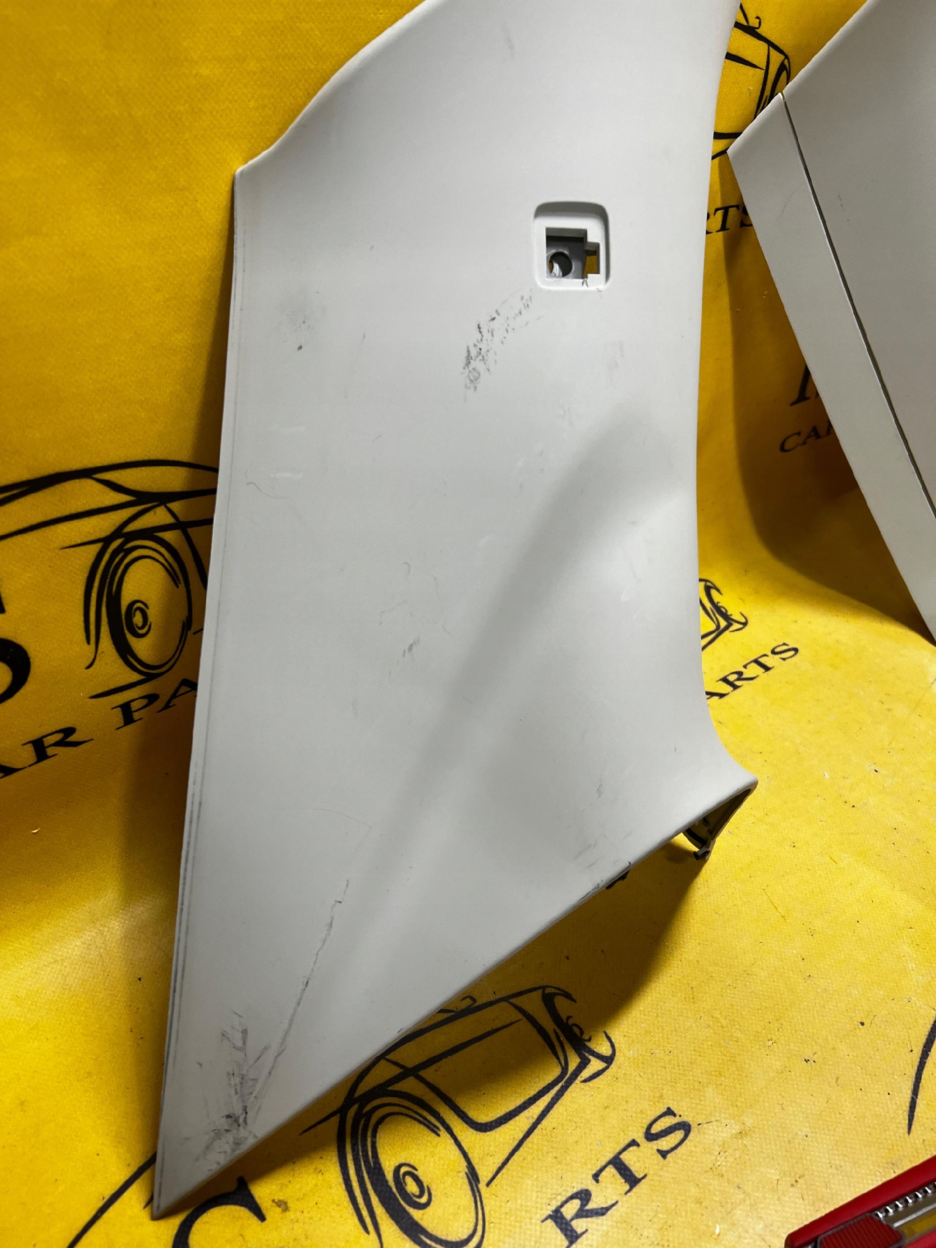 LEWA OSŁONA POSZYCIE SŁUPKA TYŁ RANGE ROVER L405