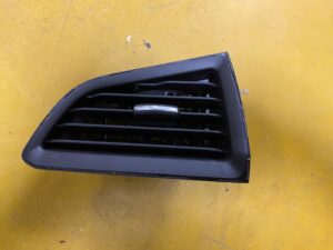 PRAWA KRATKA NAWIEWU DESKI KONSOLI FORD S-MAX MK2