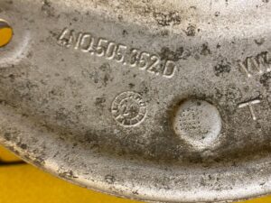 PRAWY TYLNY TYŁ WAHACZ AUDI Q8 4M0 19 20