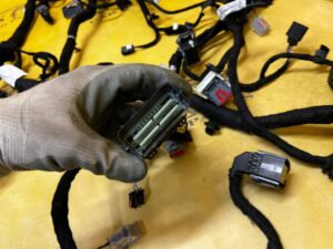 WIĄZKA INSTALACJA OKABLOWANIE DESKI KONSOLI FORD BRONCO 21- 2.7 V6 ECOBOOST