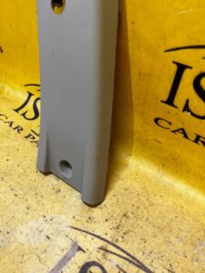 OSŁONA POSZYCIE SŁUPKA B LEWA DACIA DUSTER II