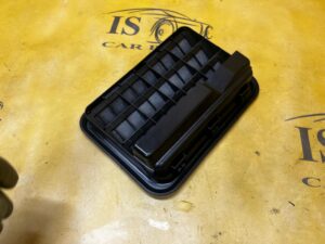 KRATKA WENTYLACYJNA DEKOMPRESYJNA TYŁ MERCEDES GL X166