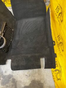 MATA DYWAN WYKŁADZINA PODŁOGI PRZÓD PRAWY MERCEDES CLS W218 SHOOTING BRAKE