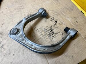 NOWY WAHACZ GÓRNY PRZÓD PRAWY FORD BRONCO 21-