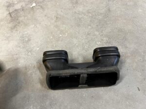 NAWIEW KANAŁ KIEROWNICA POWIETRZA TYŁ AUDI SQ7 Q7 4M0