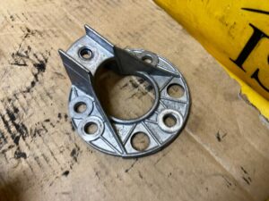 ROZPÓRKA WSPORNIK KIELICHÓW PRZÓD MERCEDES GL X166