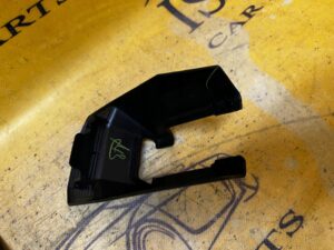 ZAŚLEPKA OSŁONA PROWADNICY FOTELA PRZÓD TOYOTA HILUX VIII 8