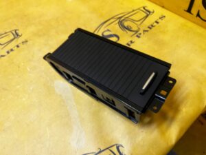 SCHOWEK TUNELU ŚRODKOWEGO RENAULT MEGANE IV EU