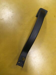 LEWA OSŁONA ZAWIASU BAGAŻNIKA RENAULT TALISMAN