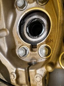 ZWROTNICA ZAWIESZENIE PIASTA TARCZA PRZÓD LEWY RENAULT ESPACE VI