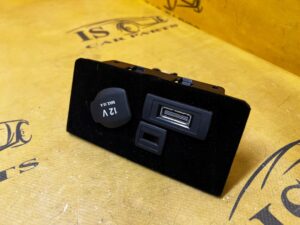 GNIAZDO USB PORT ŁADOWARKA INTERFACE MERCEDES CLS W218