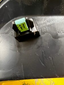 PRAWA OSŁONA ZAŚLEPKA BOCZEK DESKI FORD KUGA MK3