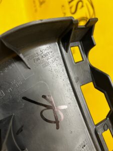 OSŁONA LISTWA KLAPY BAGAŻNIKA TYŁ LEWA INFINITI Q30