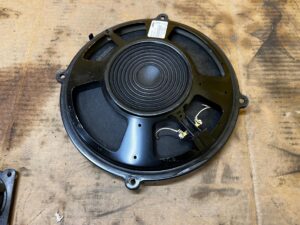 GŁOŚNIK BASOWY SUBWOOFER BOSE INFINITI Q70 M25 M35 M37 M56