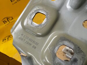 MOCOWANIE WSPORNIK BŁOTNIKA PRZÓD LEWY MERCEDES A A45 AMG W177 BIAŁA PERŁA