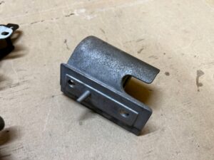 WIESZAK UCHWYT TŁUMIKA WYDECHU PRAWY FORD EXPLORER VI MK6