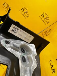 POSZYCIE OSŁONA OBUDOWA SŁUPKA PRZÓD A PRAWY FORD BRONCO 21-