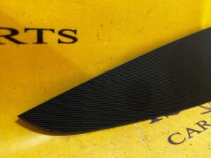 OSŁONA MASKOWNICA GŁOŚNIKA DESKI KONSOLI AUDI A4 B9