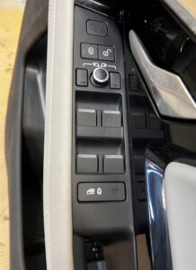 TAPICERKA DRZWI PRAWY PRZÓD RANGE EVOQUE L551 RHD