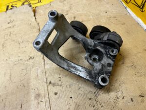 ŁAPA MOCOWANIE KOMPRESORA KLIMATYZACJI CHEVROLET CORVETTE C5 97-04